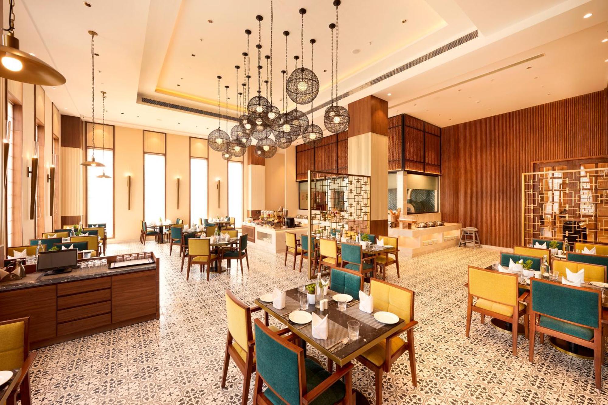Iris Sarovar Portico Gurgaon Exterior foto